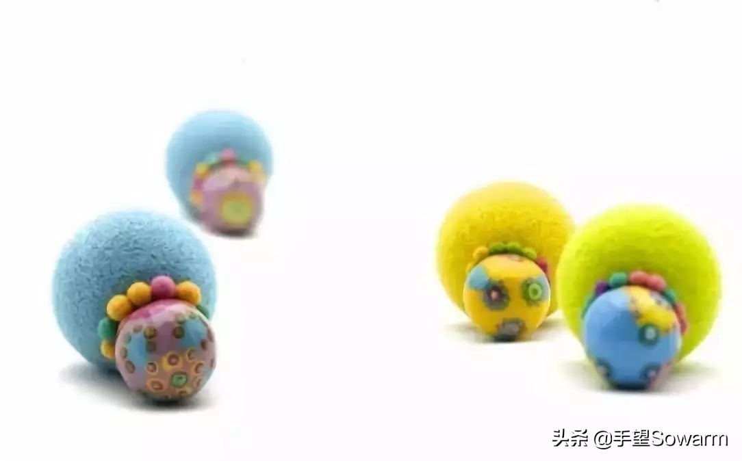 从伯明翰珠宝学院毕业后，她成为“国内羊毛珠宝第一人”