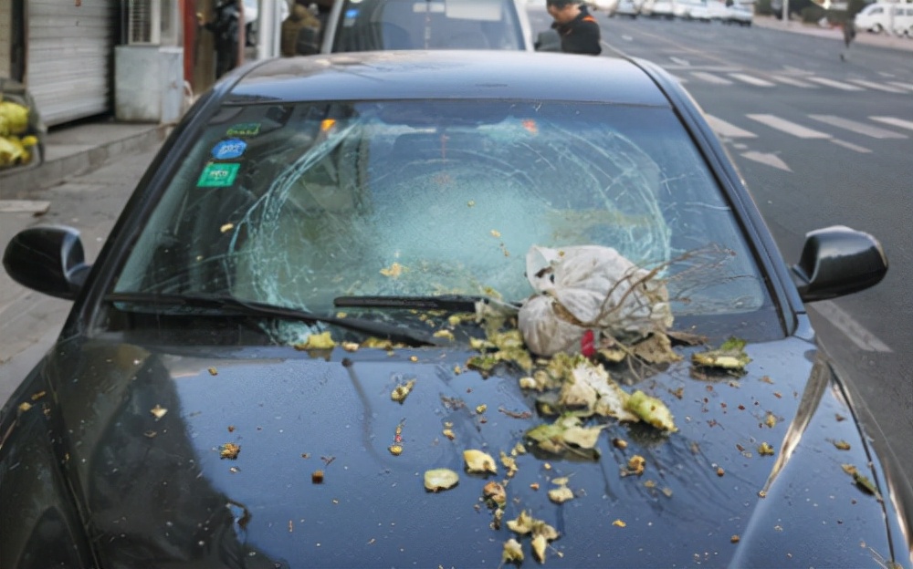 路上汽车被剐蹭肇事者跑了怎么办,汽车被碰肇事跑了咋办