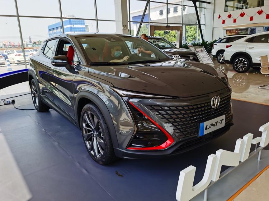 第一人称视角试驾长安uni-t,胖哥试车长安uni-t试驾视频