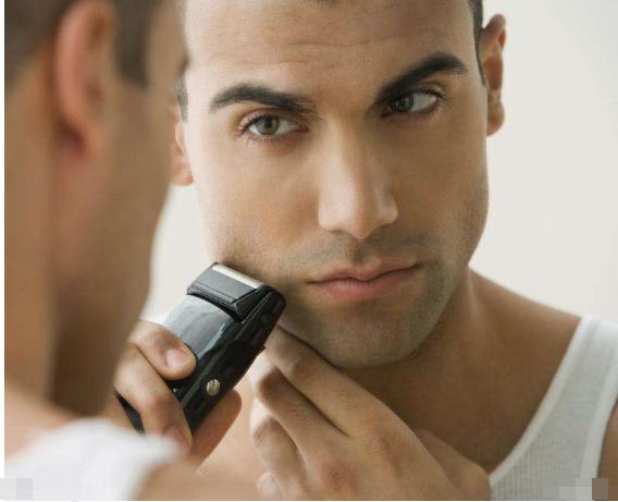 什么样的剃须刀适合男性使用,剃须刀使用注意事项