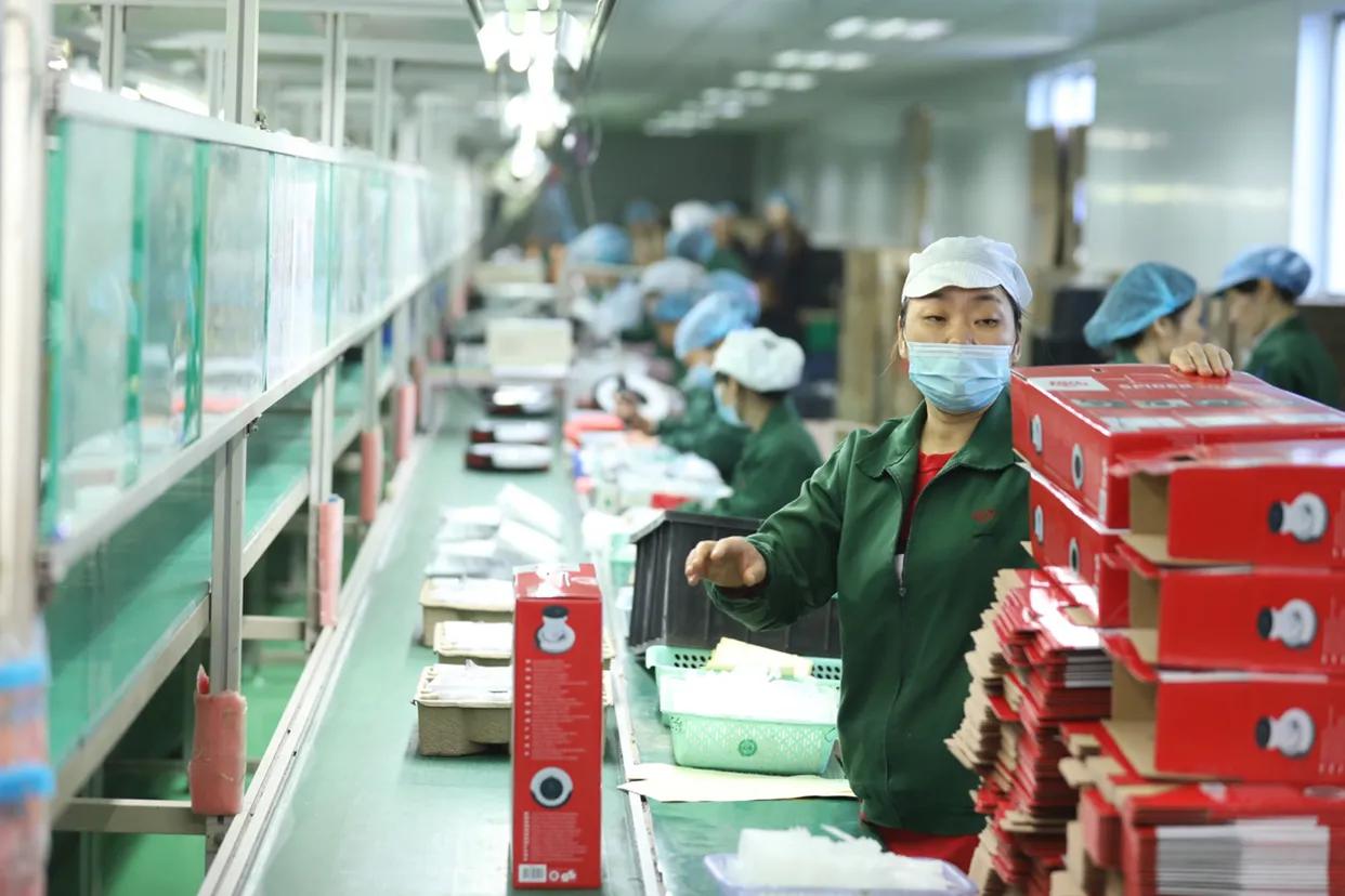 “下沉王”强渗透一二线拼多多百亿补贴10000款消费者最爱