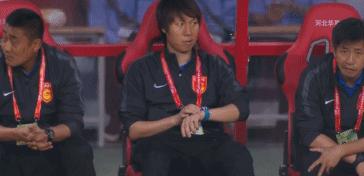 淡黄的长裙蓬松的头发为什么火,淡黄的长裙蓬松的头发完整版原音