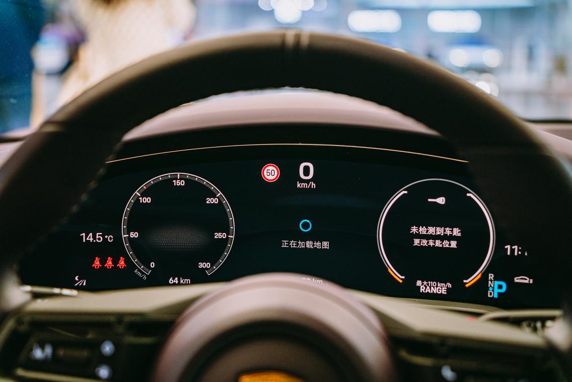 taycanturbos冰莓粉,买不起taycan的比亚迪