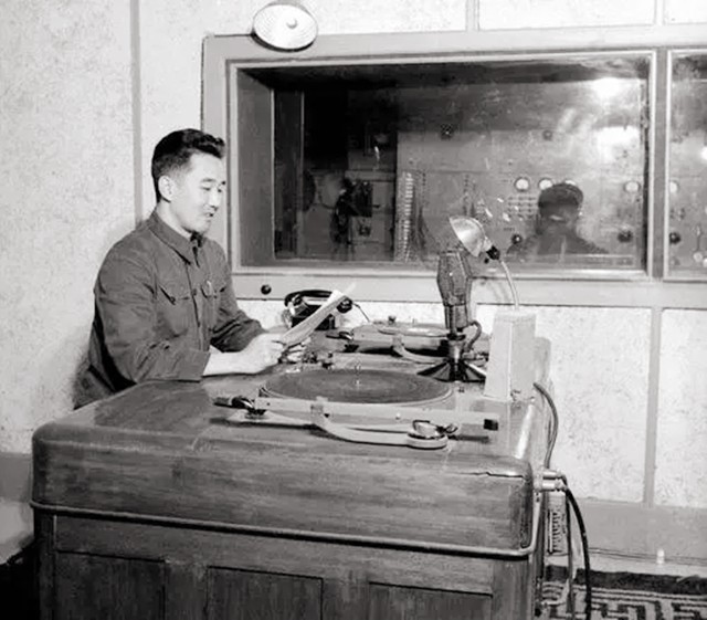 毛主席逝世对国际的影响：金日成亲自前往中国驻朝鲜大使馆吊唁