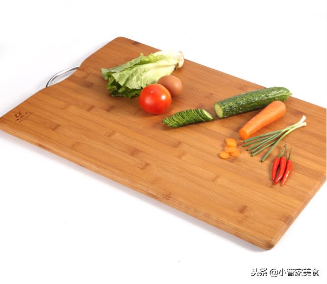 砧板用了一两年了发霉了怎么保养,砧板浇了热油后变黑发霉