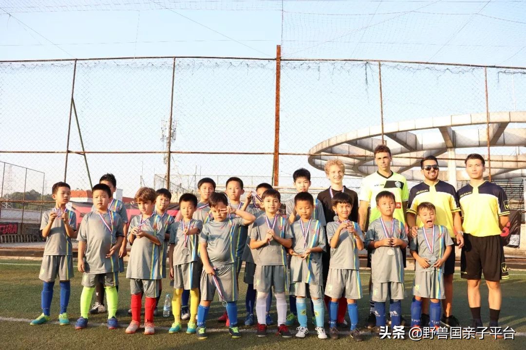 把最纯正意大利足球带来东莞,这个爸爸说足球应该这样学