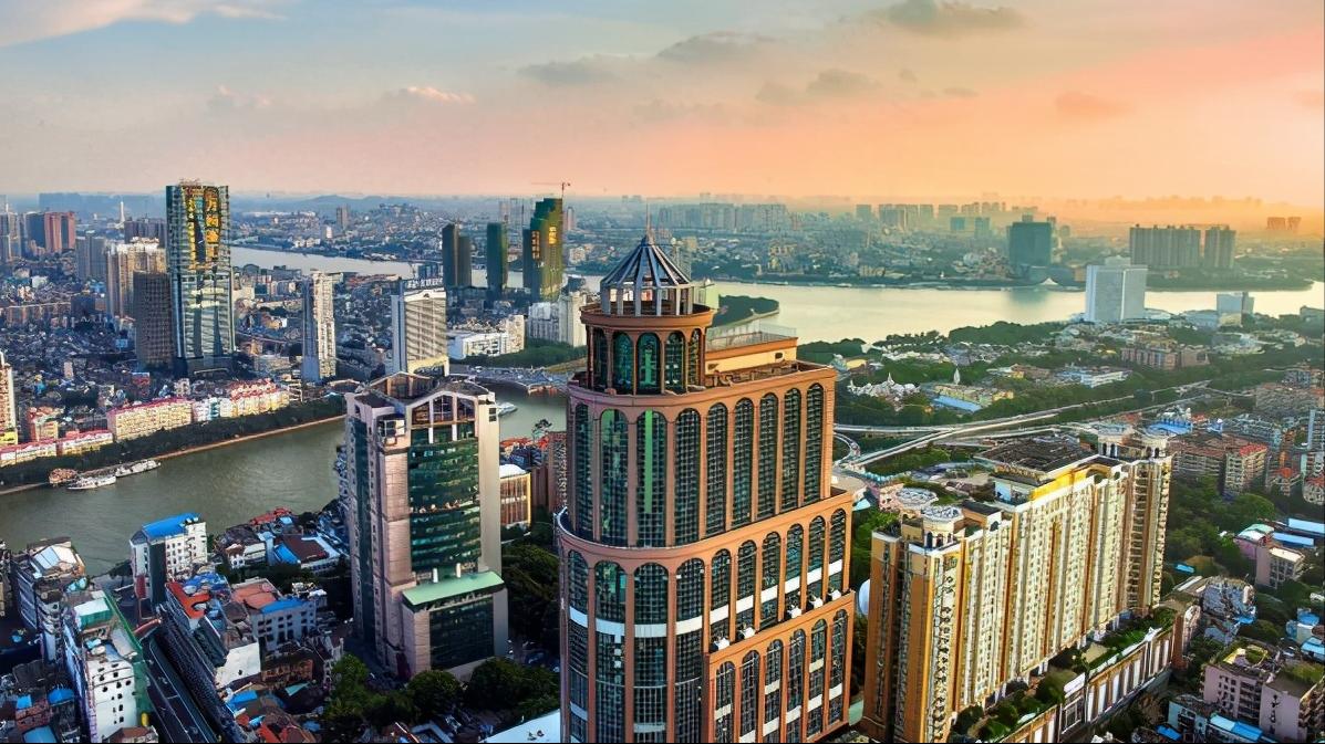 15层楼和16层楼哪个好,15层楼房买几层最好