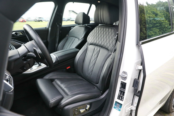 宝马x5深度评测进口f15,宝马x5m黑武士2021款内饰