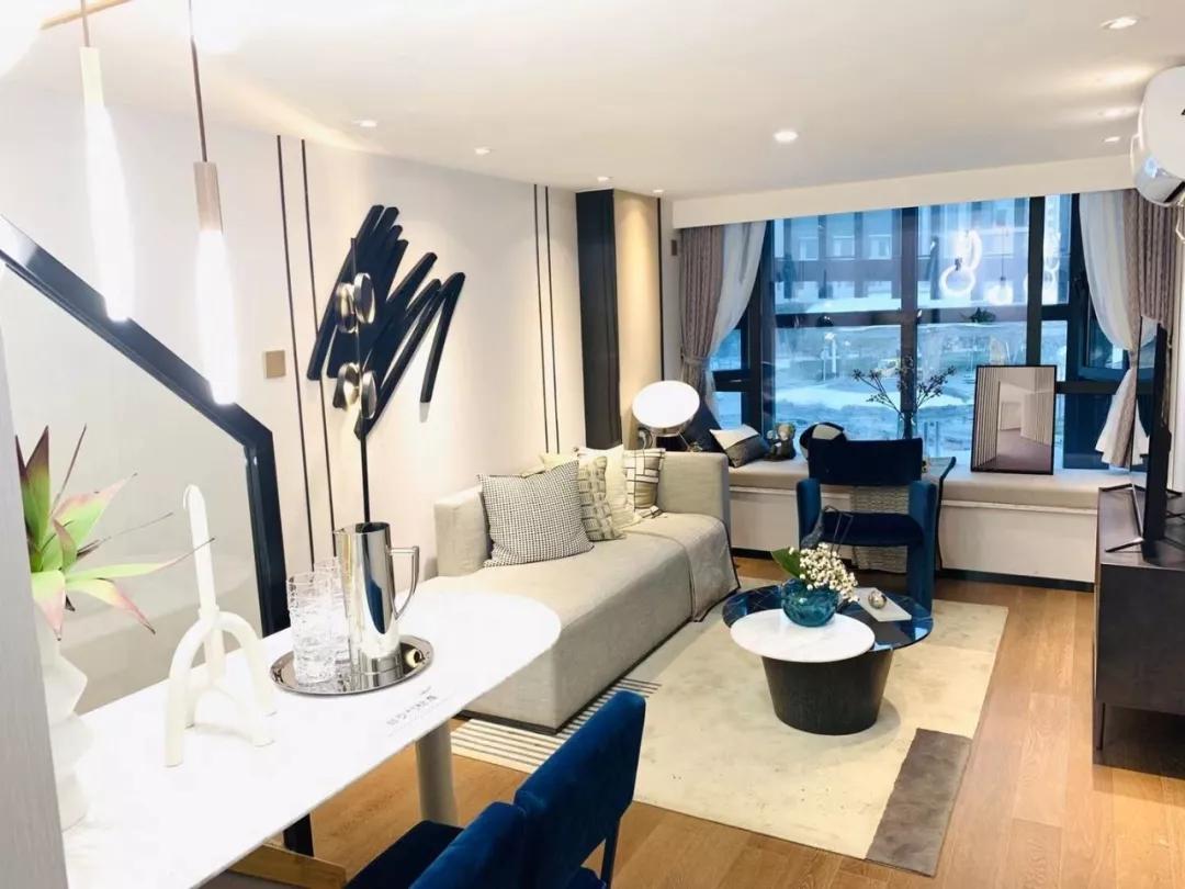 南北双地铁口“撑腰”！全城第二大学聚集地，新风格城市风景