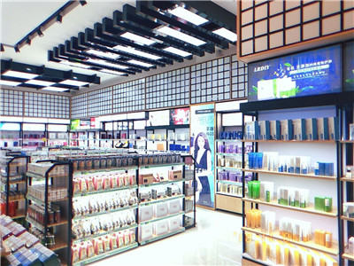 小资生活化妆品加盟店名副其实的化妆品品牌天堂