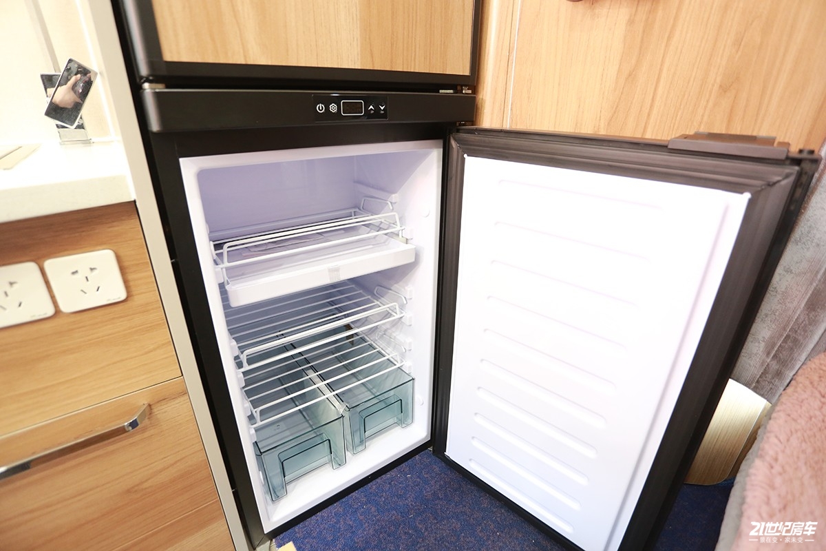 平头轻卡c型房车跃进,详解上汽跃进H500轻卡房车