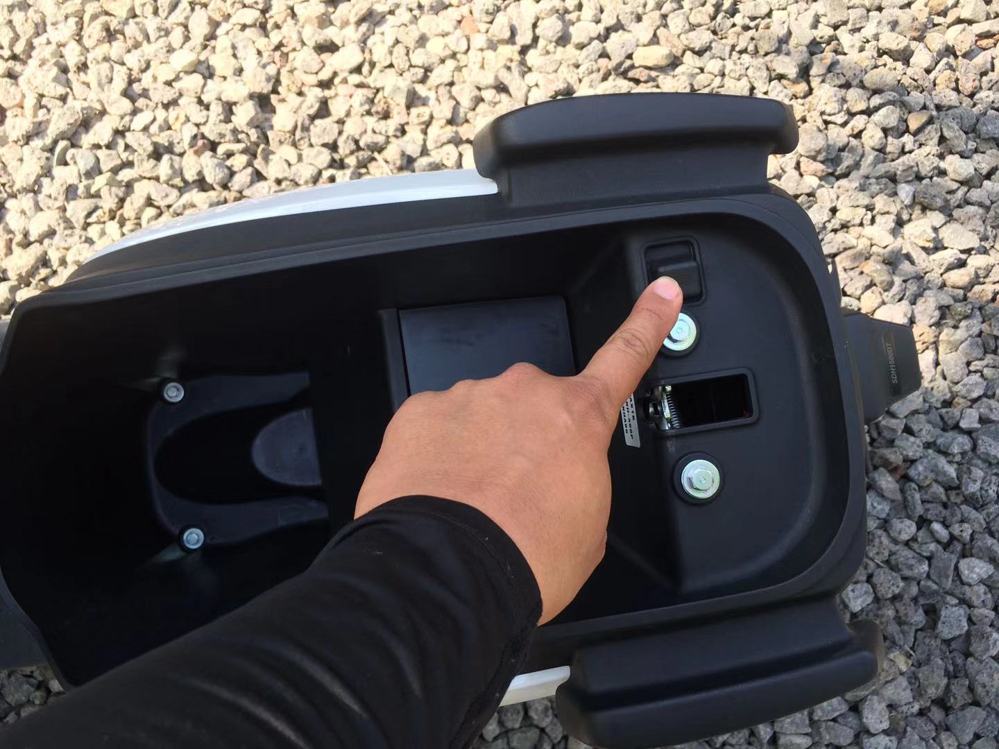 本田小龟遇到水打不着火,小龟电动车漏电