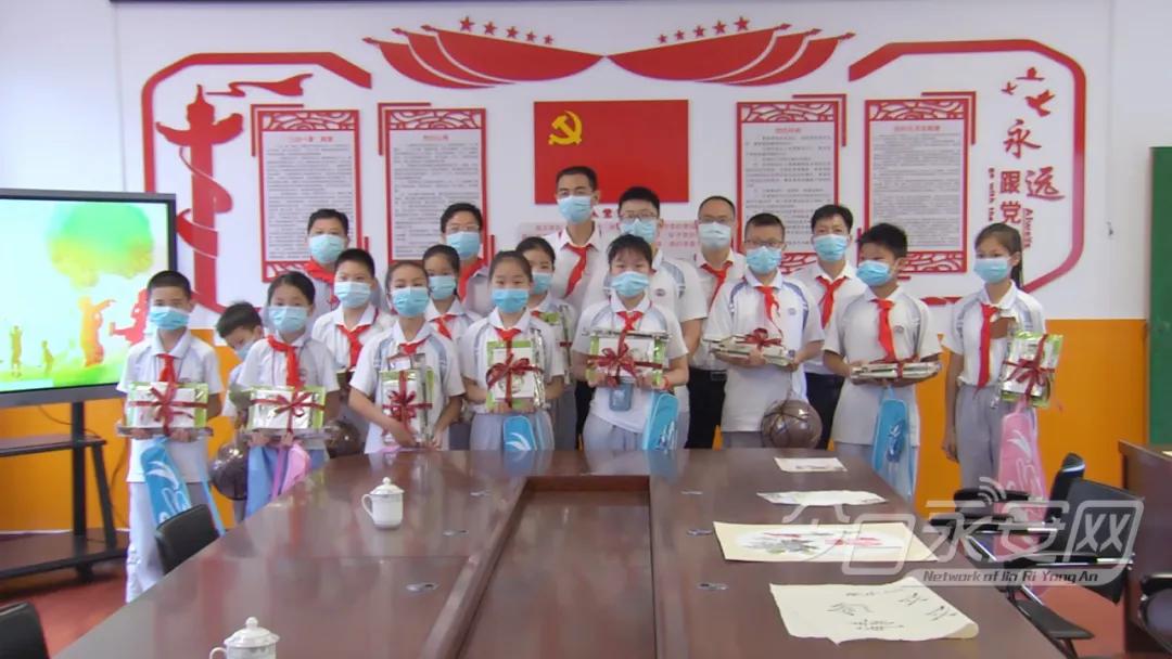 满意在三明伴我行视频,尤溪县领导看望慰问少年儿童