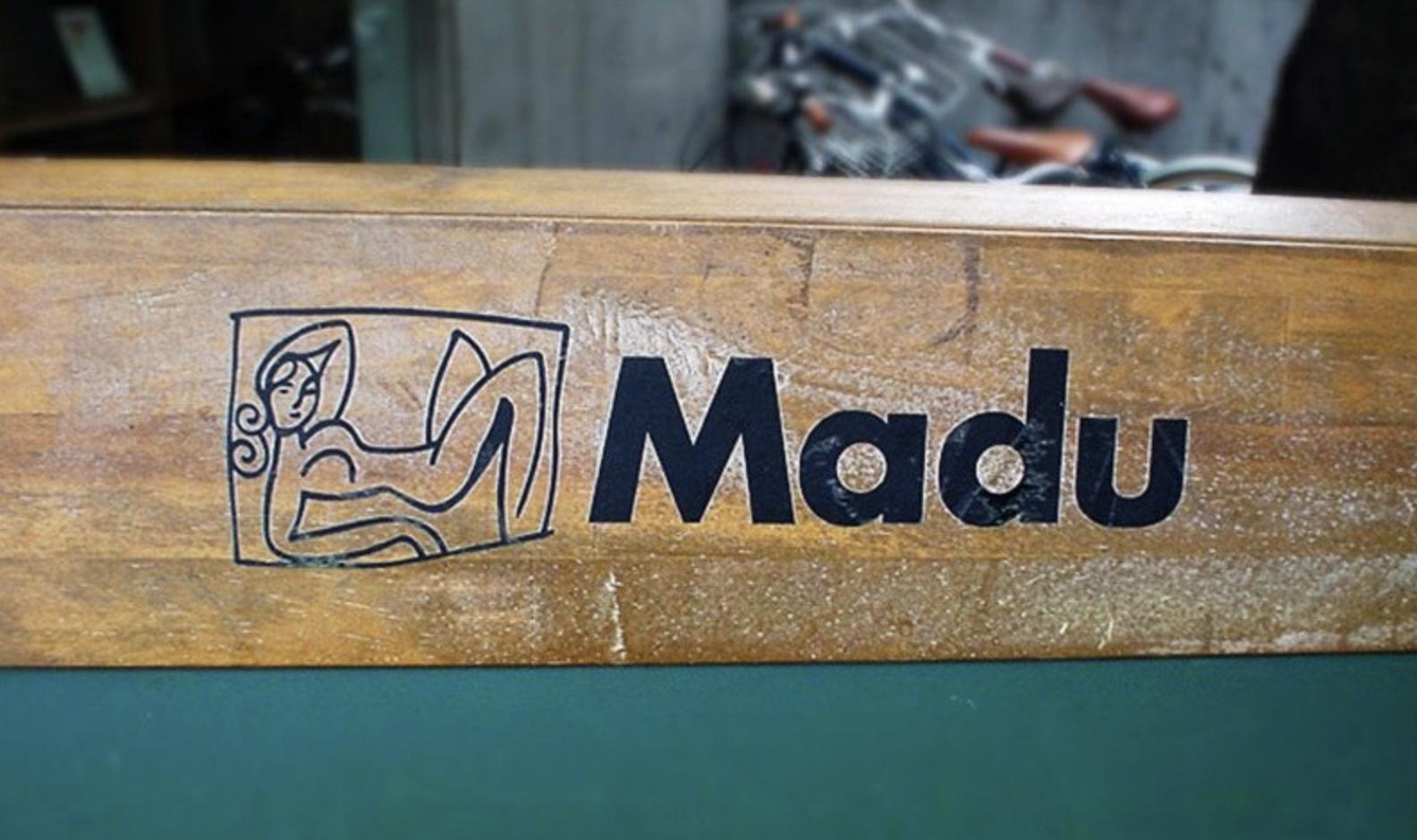 走在日本东京街头,走在日本的小巷里