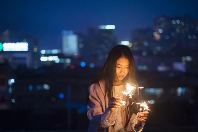 很想念一个人什么心理,很想念一个人时主动发消息会怎样