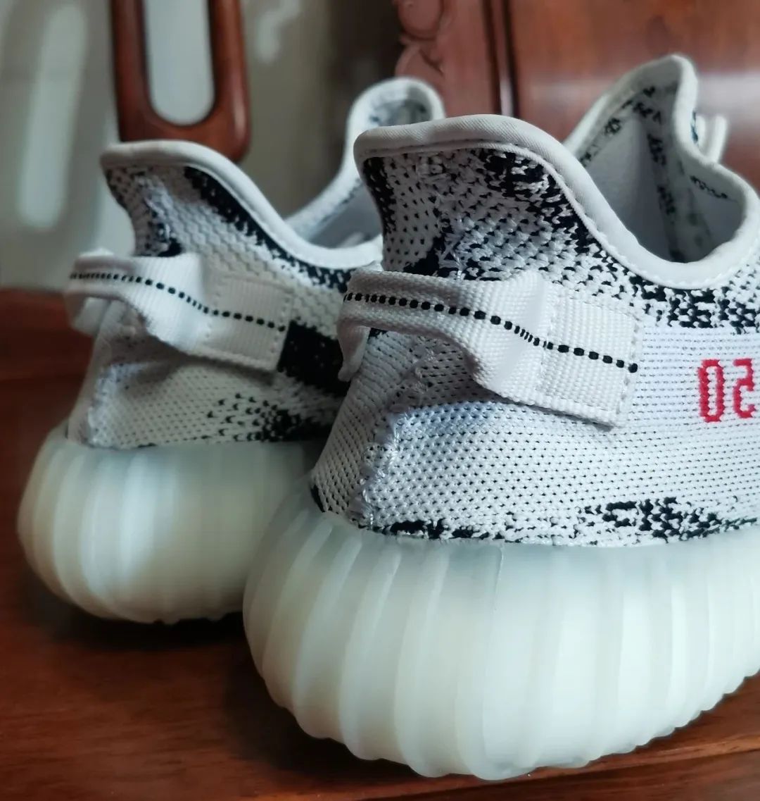 今日份开箱好物,yeezyboost