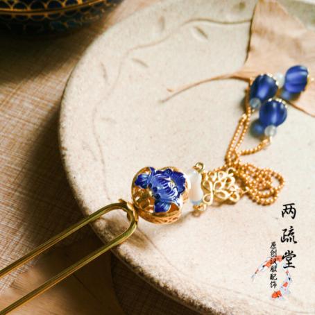 一簪二钗三步摇原话,钗簪步摇梳有什么区别