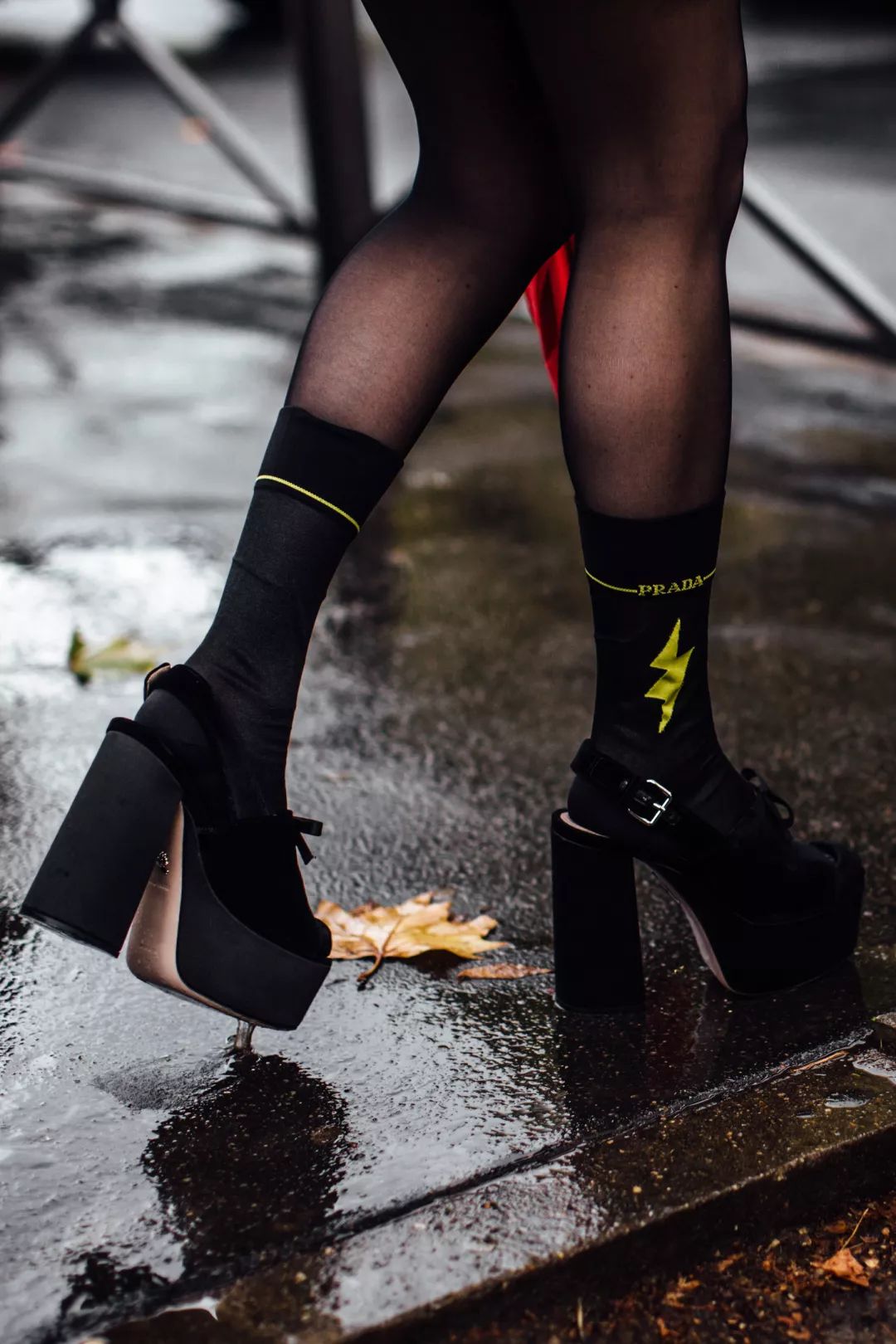 今年流行的露脚袜,是不是现在都流行穿长袜不露脚踝