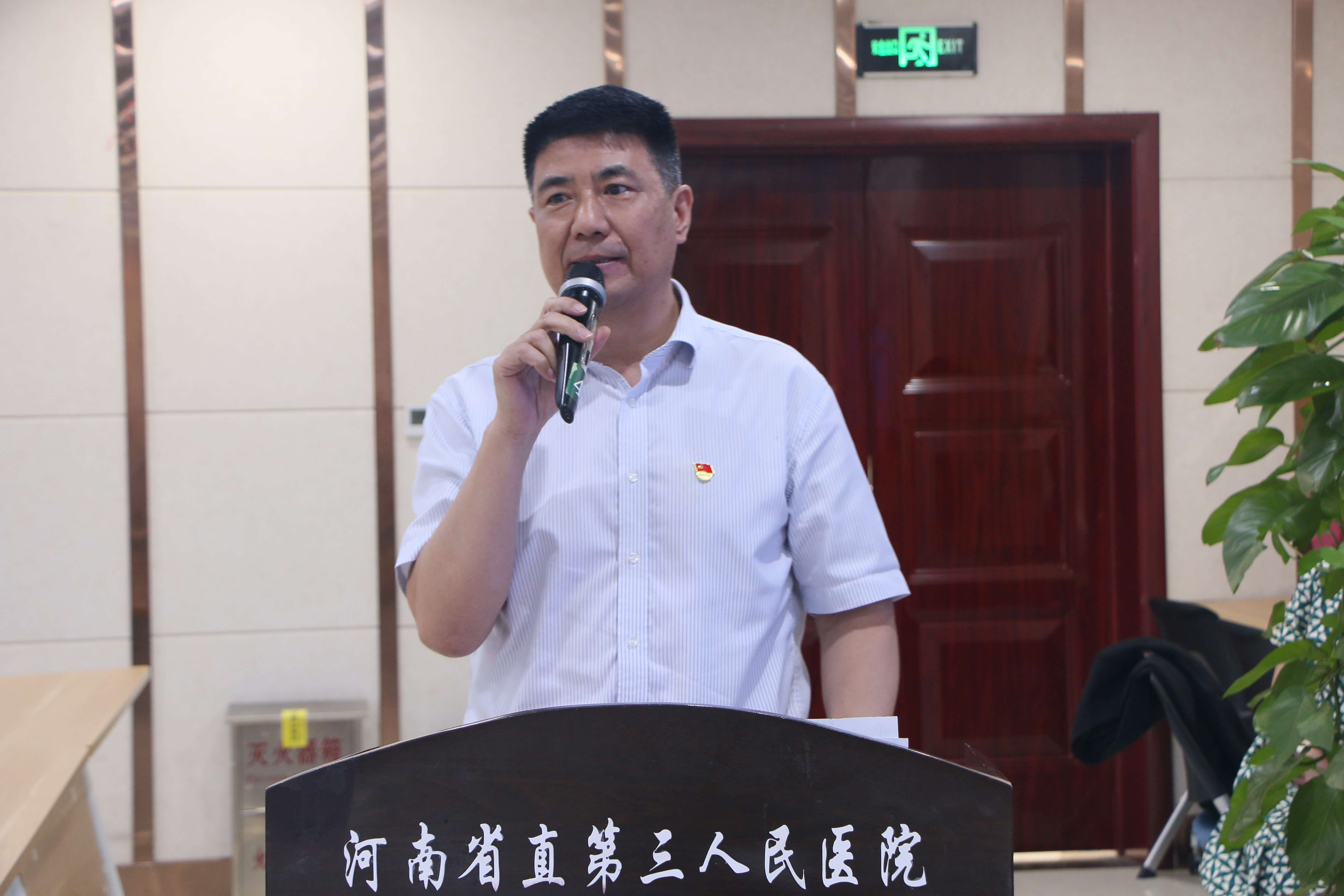 狮王争霸谁与争锋,谁与争锋群雄争霸