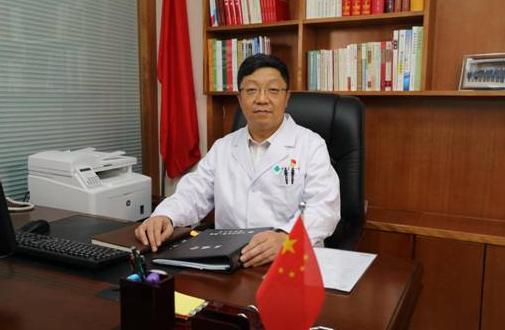 两次破格晋升！辽宁这位教授“专攻”胃癌，获*党**中央、国务院、中央军委表彰