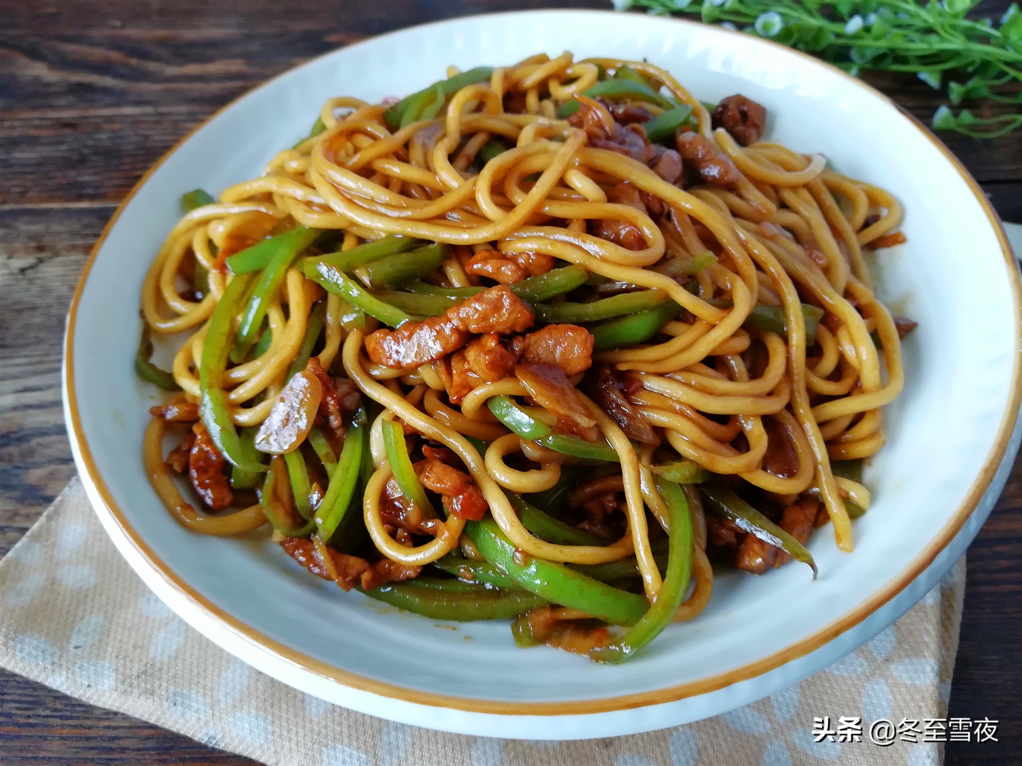 想吃炒面不用去面馆,想吃炒面挂面怎样做