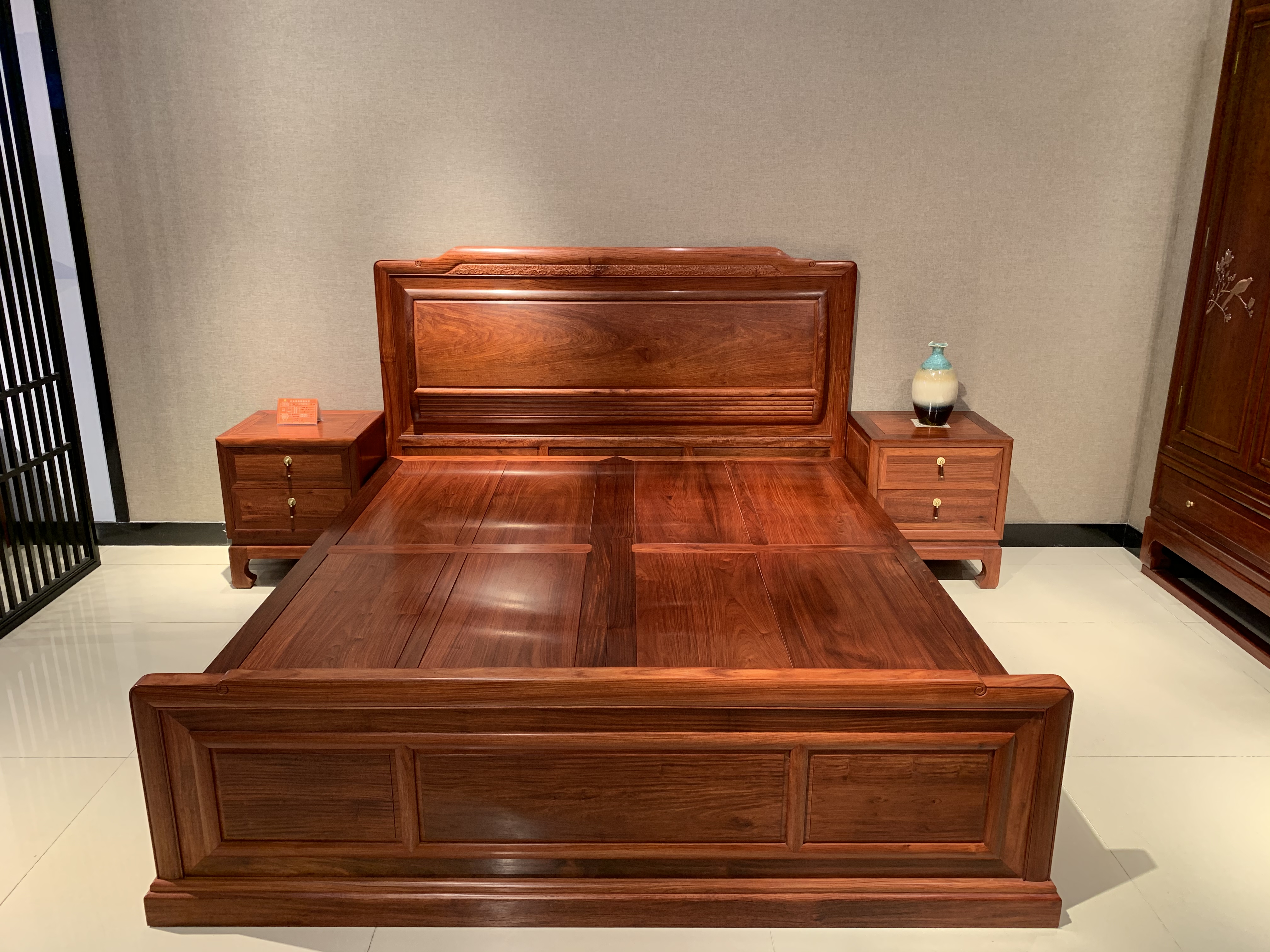 阔叶黄檀和缅甸花梨哪个稳定性好,阔叶黄檀和缅甸黄花梨哪个好