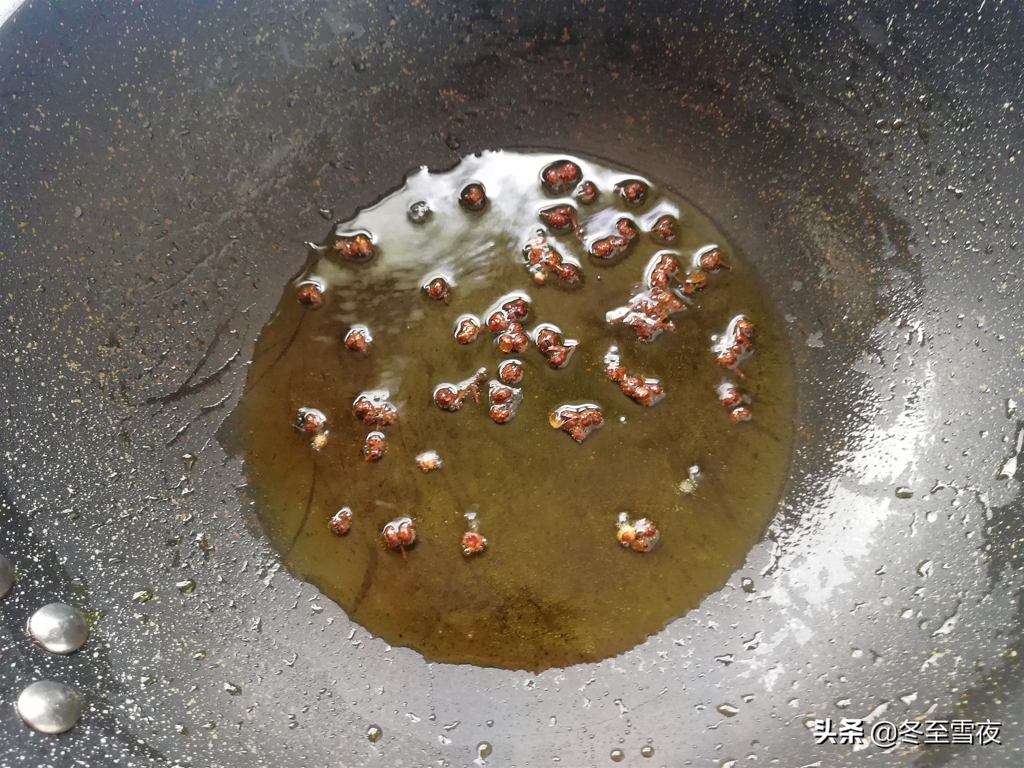 山上的野菜柳蒿芽,东北人说的野菜柳蒿芽长什么样