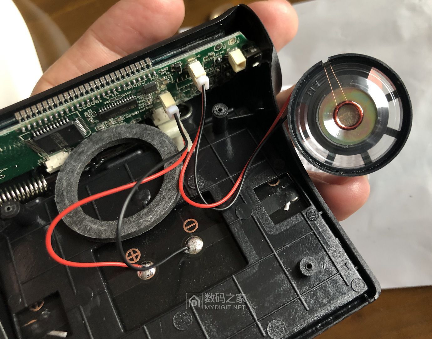 太阳能胎压监测器拆机,太阳能两用进口胎压监测器