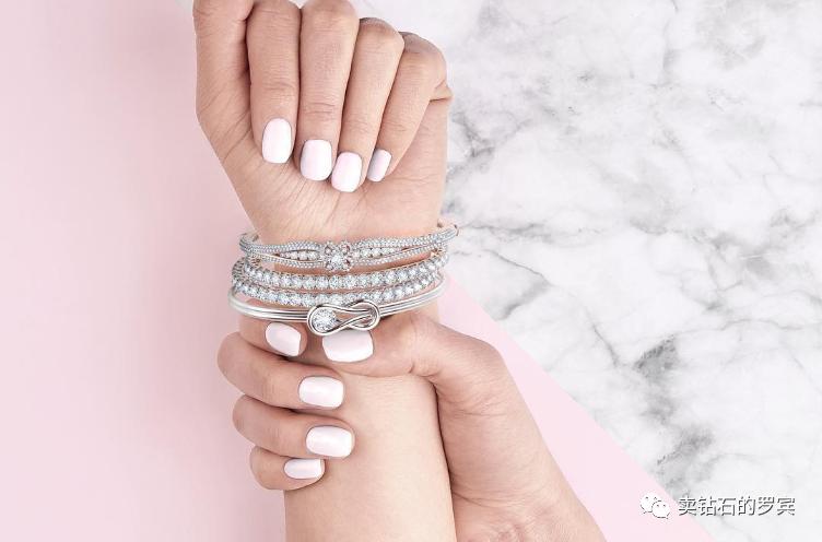 珠宝销售技巧1762:怎样夸顾客,让他对你印象加分?