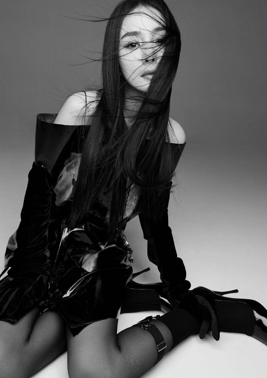 维密牵手杨幂视频,维密杨幂