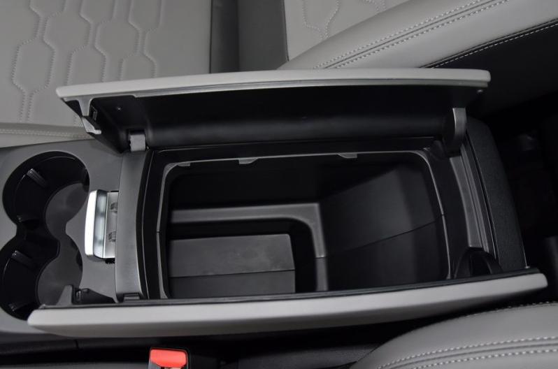 雪铁龙天逸c51.6百年臻享版路测,雪铁龙天逸c51.6t驾驶感受