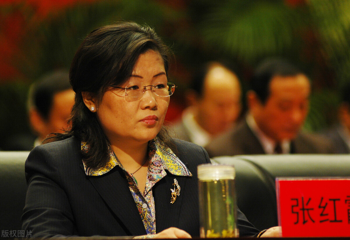 山东最年轻的女首富,山东80后新晋女首富姓名