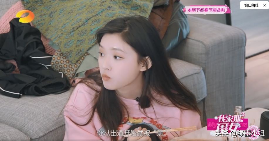 林允重新解锁时尚新看法,林允韩国时尚穿搭