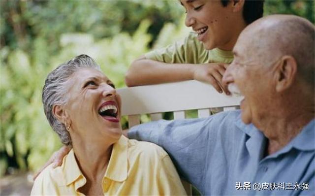 老年斑消除最好的方法皮肤科,长了老年斑怎么食疗