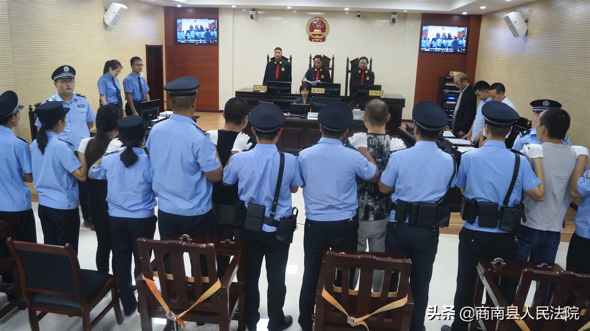 商南县30人最大涉黑案件,南部恶势力集团案宣判20人获刑