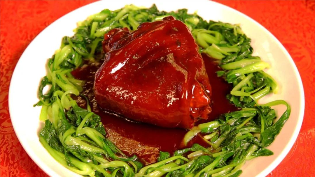 快来!今年在东方明珠塔、国际会议中心、市中心大饭店过年啦