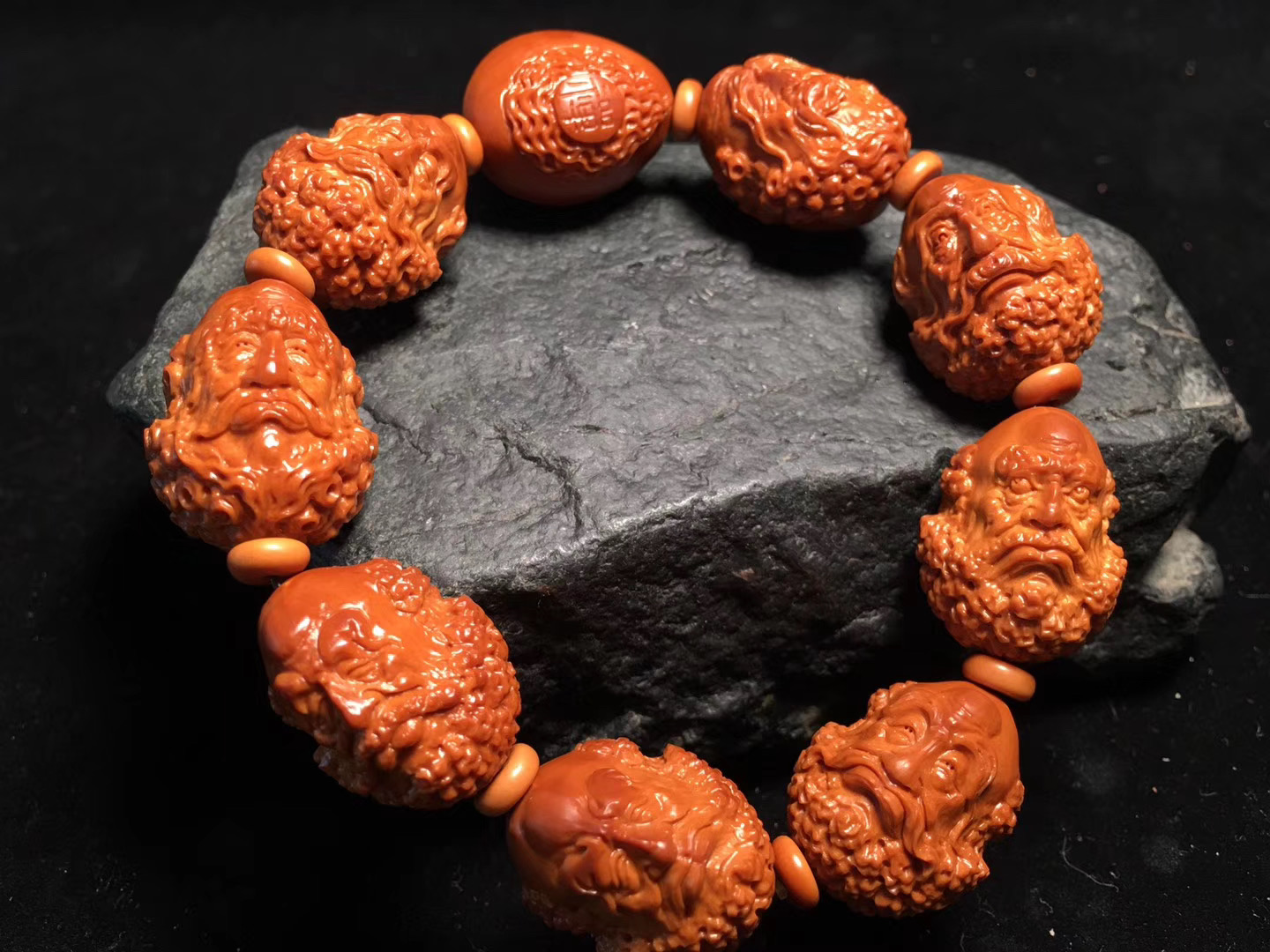 橄榄核雕打孔处小裂纹正常吗,橄榄核雕如何防裂