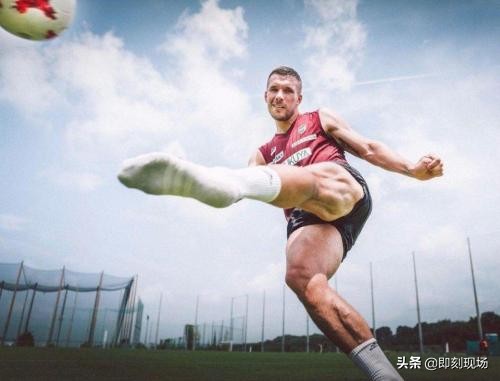盘点中超赛场上的7大粗腿,希望新星在列，向世界大粗腿名宿们致敬