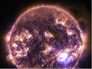 假如地球是太阳系中唯一的恒星,太阳系中唯一发光的恒星是哪一个