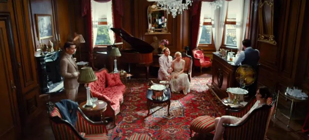 揭露美国残酷社会底层的纪录片,揭露美国奢靡生活的电影