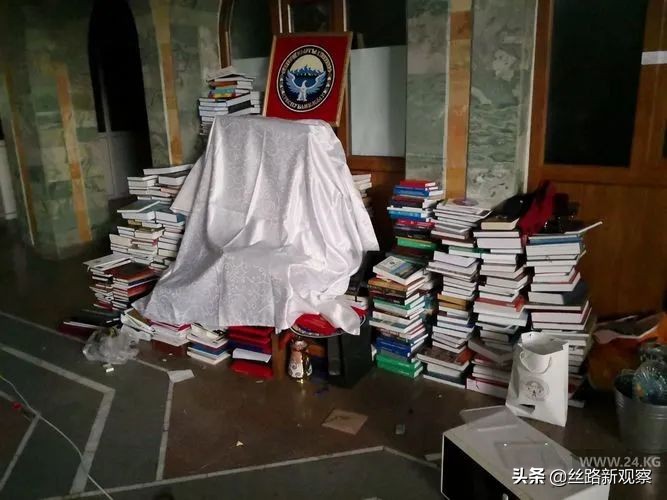 图集|骚乱过后,这还是象征吉国权力中心的“白宫”吗?