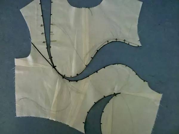 服装设计立体裁剪用什么纸,服装设计立体裁剪作业