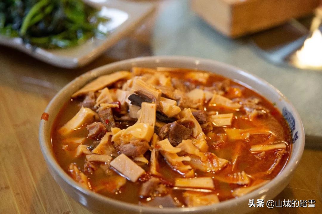 乐山嘉阳小火车值得去吗,嘉阳小火车与乐山大佛相隔多远