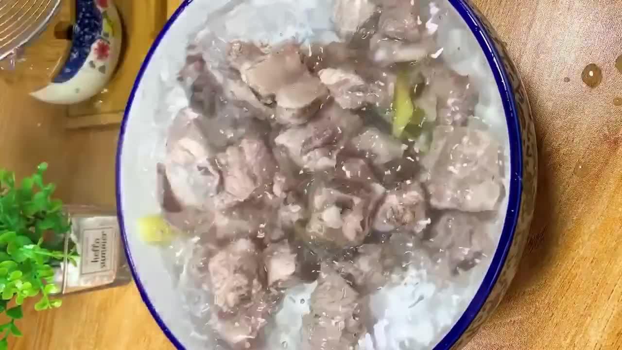 糯米排骨怎么蒸得好吃又嫩,排骨的家常做法糯米蒸排骨