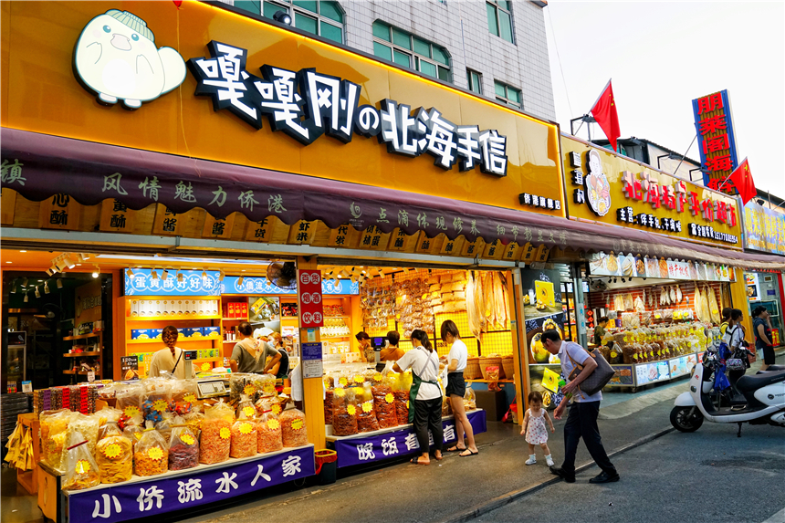 北海旅游，鲜榨果汁6块深海鲍鱼1.2元，东北大哥为何在此居住30年