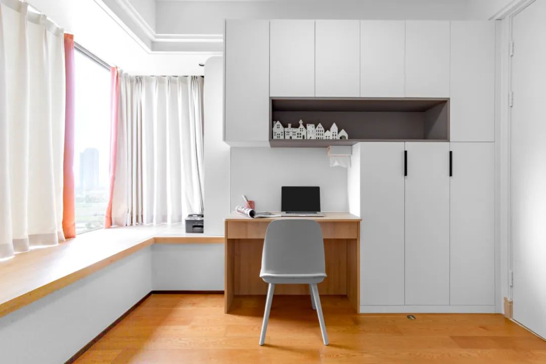 飘窗窗帘怎么挂,飘窗窗帘装里面好看还是外面好