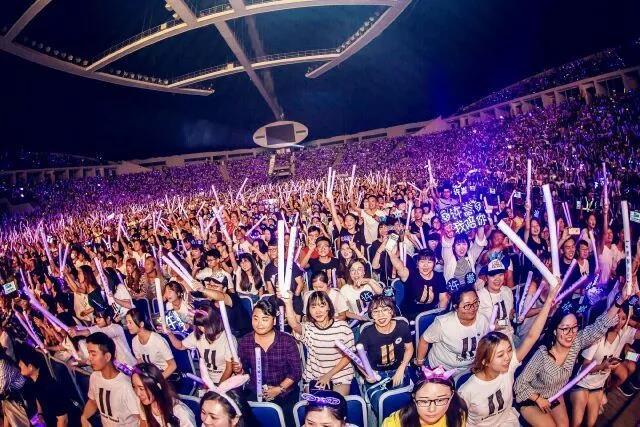 如何评价许嵩的雨幕,如何评价许嵩的浅唱