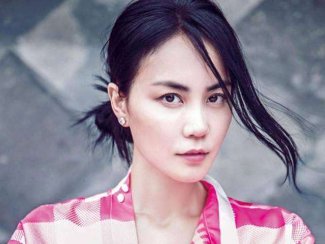 龚琳娜歌手淘汰,龚琳娜节目中途离场视频