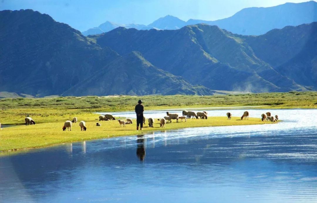 好想一起在这个古镇共度余生,我想和你去大草原的湖边是什么歌