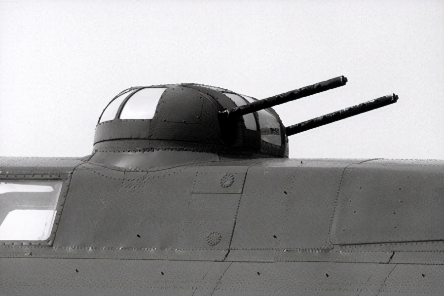 b-17撞机坠毁,b17机腹炮塔工作原理